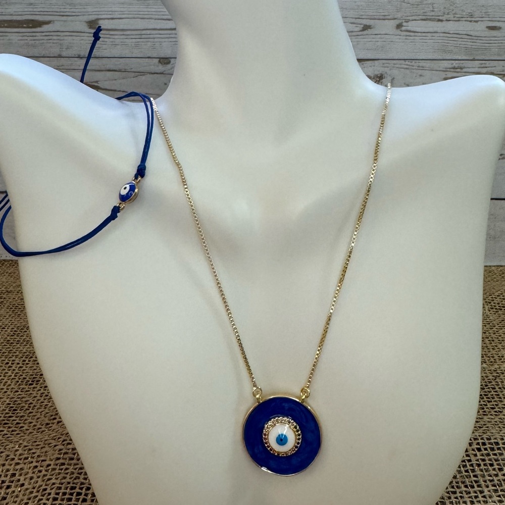BOHEMIAN BLUE EVIL EYE/ LUCKY EYE PENDANT
AND BRACELET 2 PIECE SET.